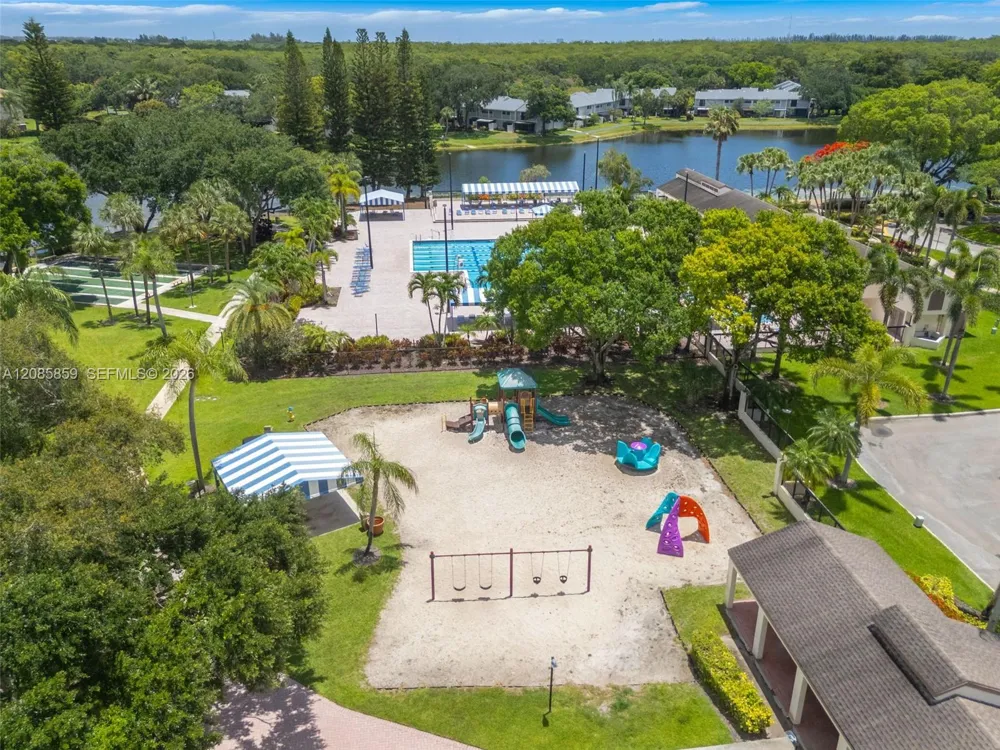 2767 Carambola Cir S #402 Coconut Creek, FL 33066