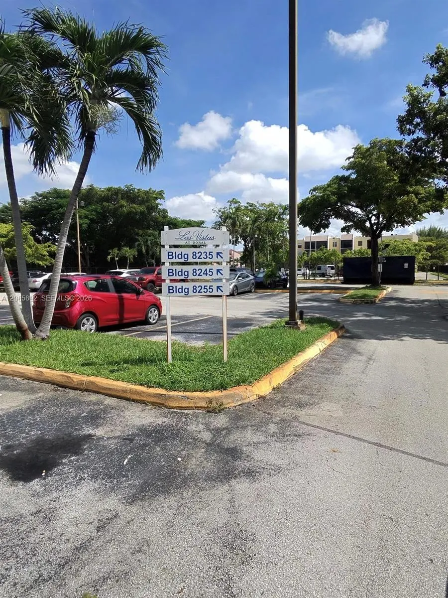 8245 Lake Dr #404 Doral, FL 33166