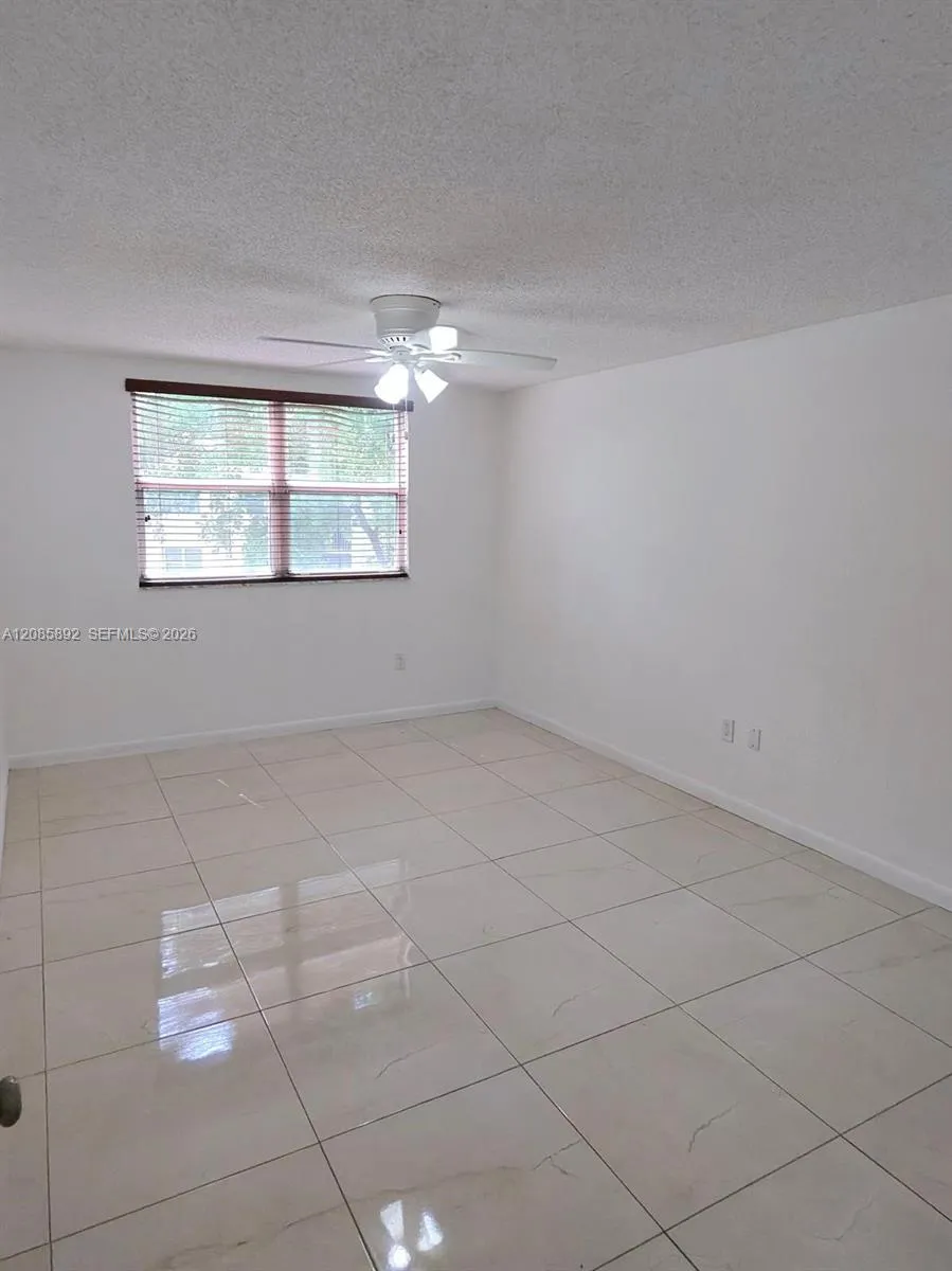 8245 Lake Dr #404 Doral, FL 33166