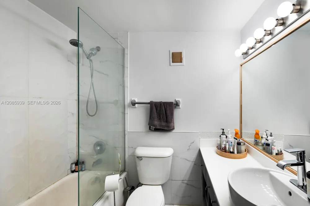 1200 West Ave #907 Miami Beach, FL 33139