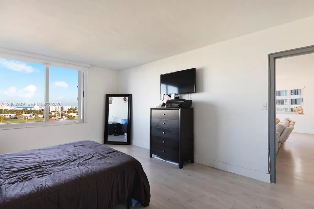 1200 West Ave #907 Miami Beach, FL 33139