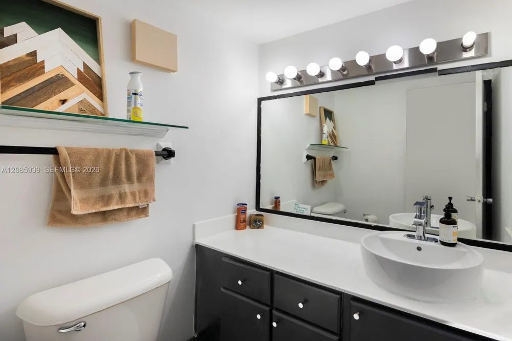 1200 West Ave #907 Miami Beach, FL 33139