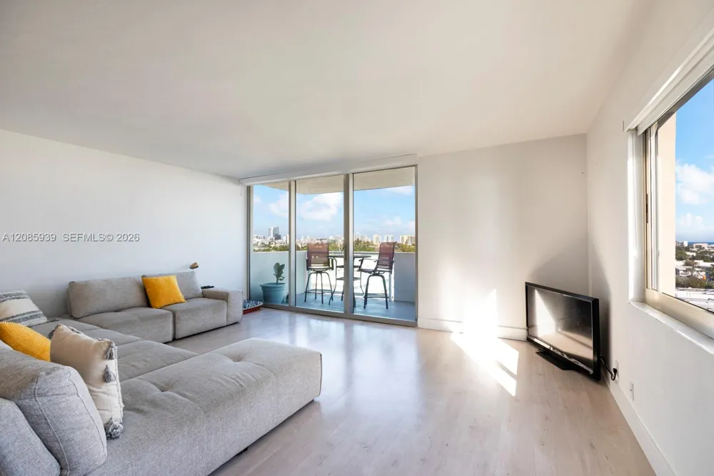 1200 West Ave #907 Miami Beach, FL 33139