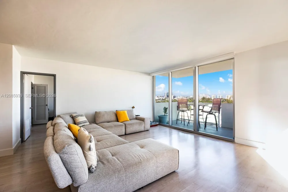 1200 West Ave #907 Miami Beach, FL 33139