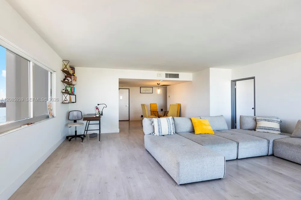 1200 West Ave #907 Miami Beach, FL 33139