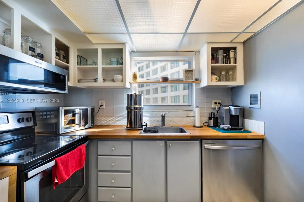 1200 West Ave #907 Miami Beach, FL 33139