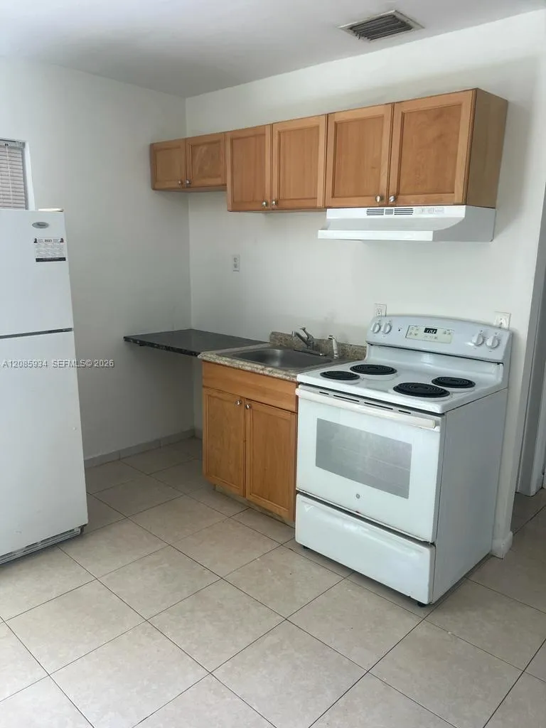 526 SW 64th Ave #5 Miami, FL 33144