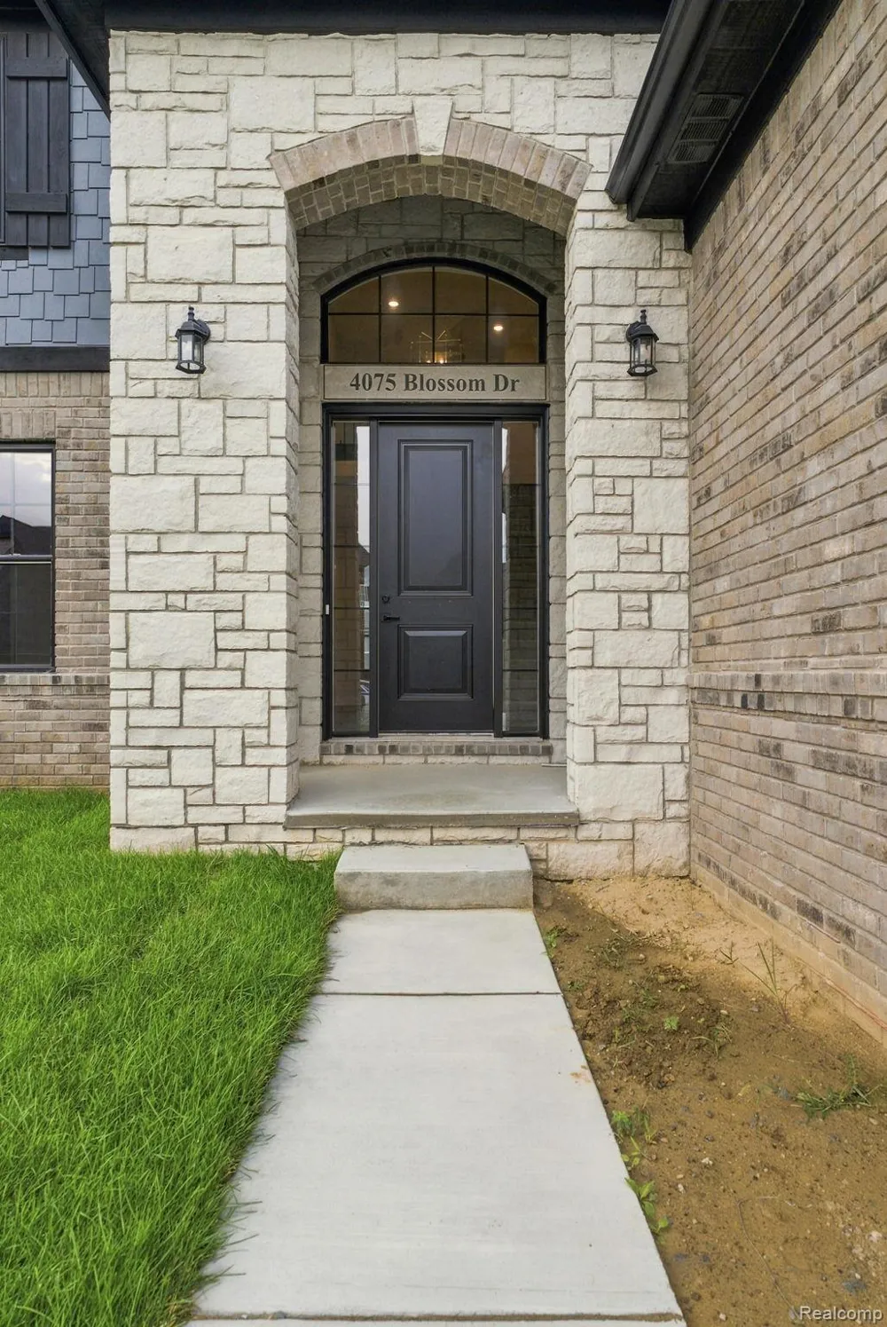4075 Blossom Drive Sterling Heights City, MI 48314