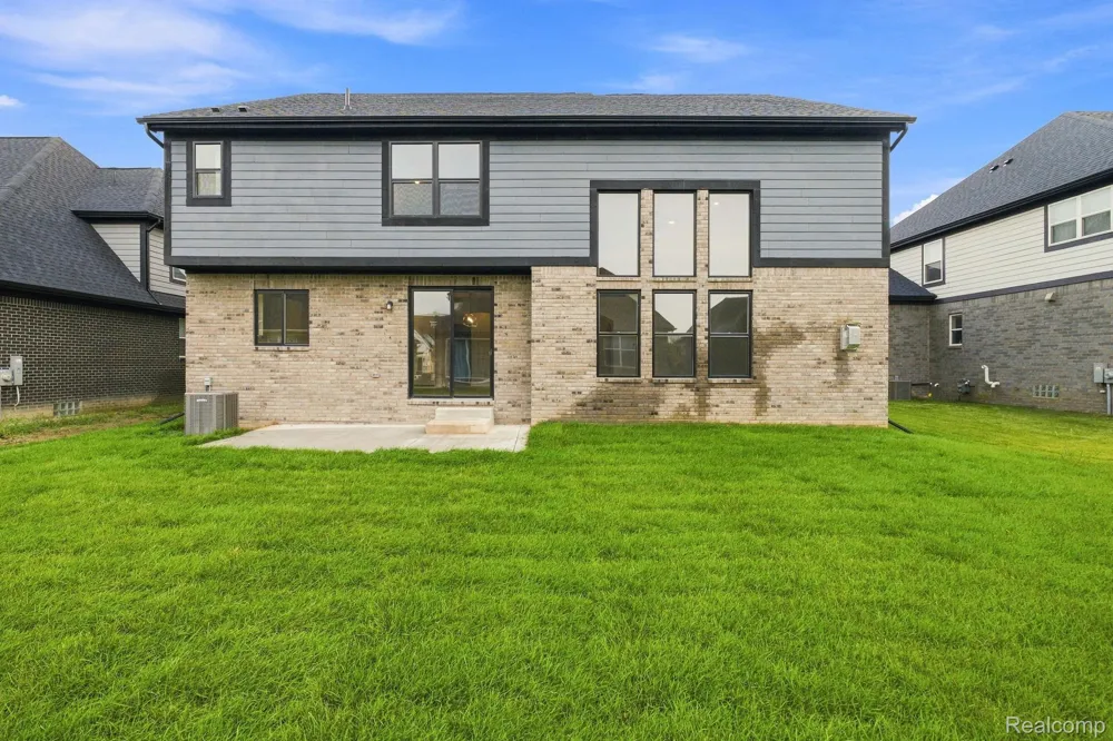 4075 Blossom Drive Sterling Heights City, MI 48314