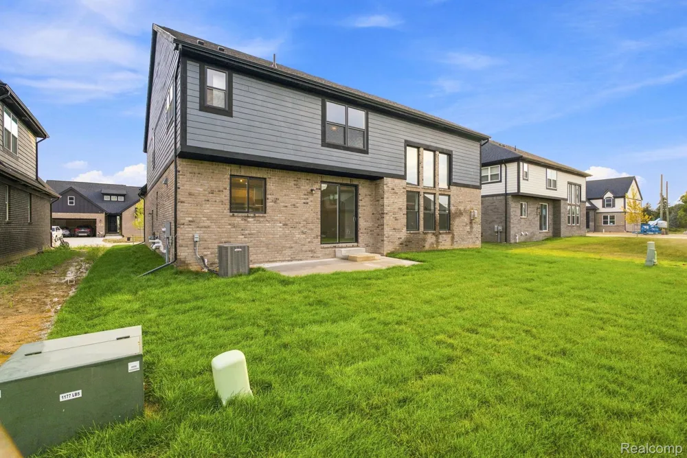 4075 Blossom Drive Sterling Heights City, MI 48314