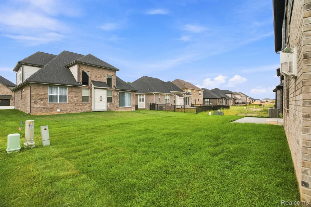 4075 Blossom Drive Sterling Heights City, MI 48314