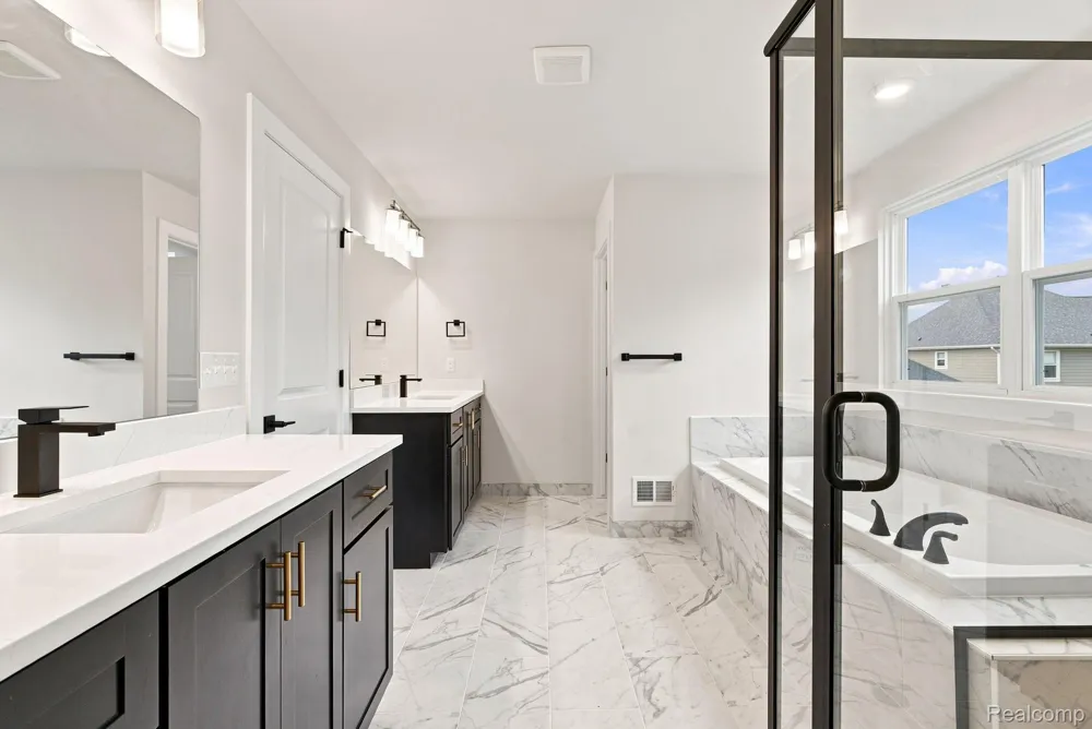 4075 Blossom Drive Sterling Heights City, MI 48314