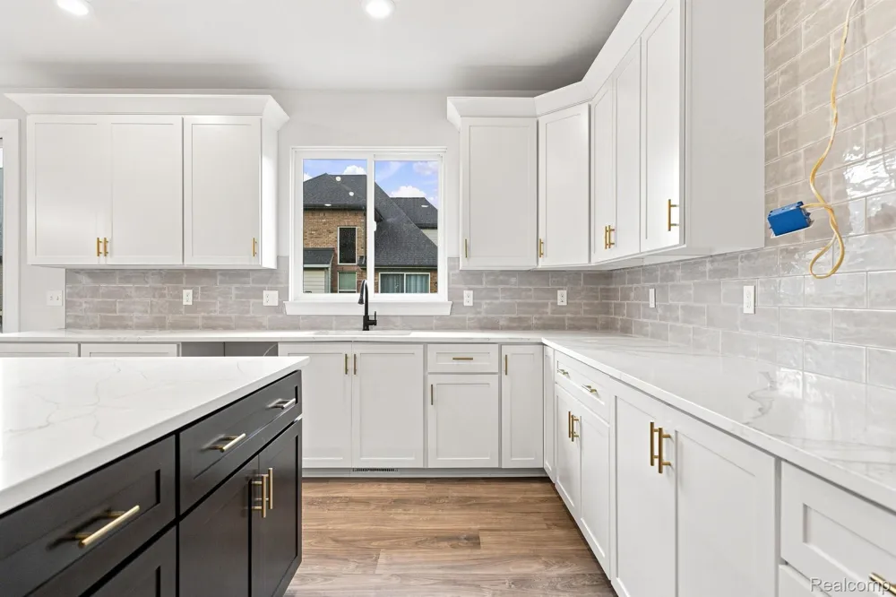 4075 Blossom Drive Sterling Heights City, MI 48314