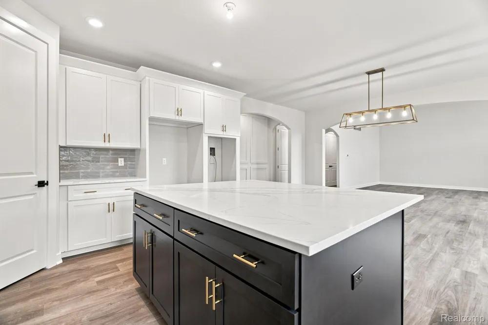 4075 Blossom Drive Sterling Heights City, MI 48314