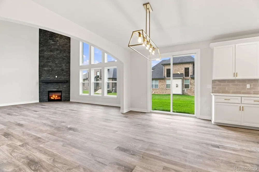 4075 Blossom Drive Sterling Heights City, MI 48314