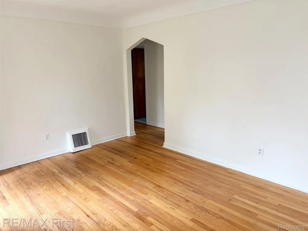 317 E Webster Road Royal Oak City, MI 48073