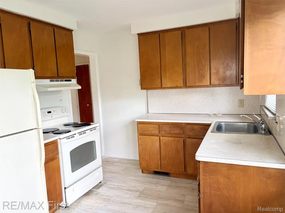 317 E Webster Road Royal Oak City, MI 48073