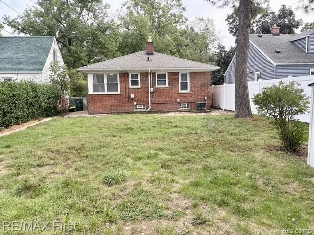 317 E Webster Road Royal Oak City, MI 48073