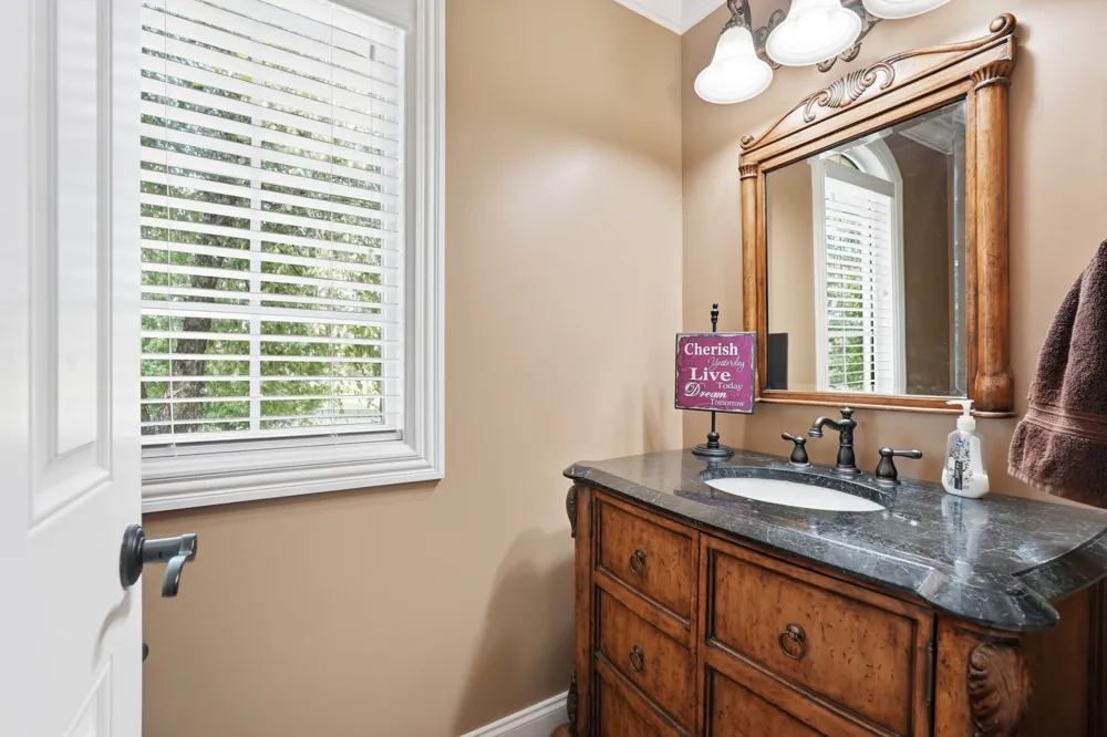 11987 N Milton Rd Milton, TN 37118