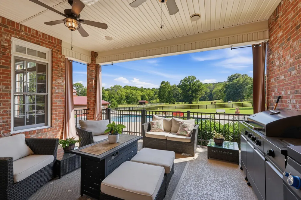 11987 N Milton Rd Milton, TN 37118