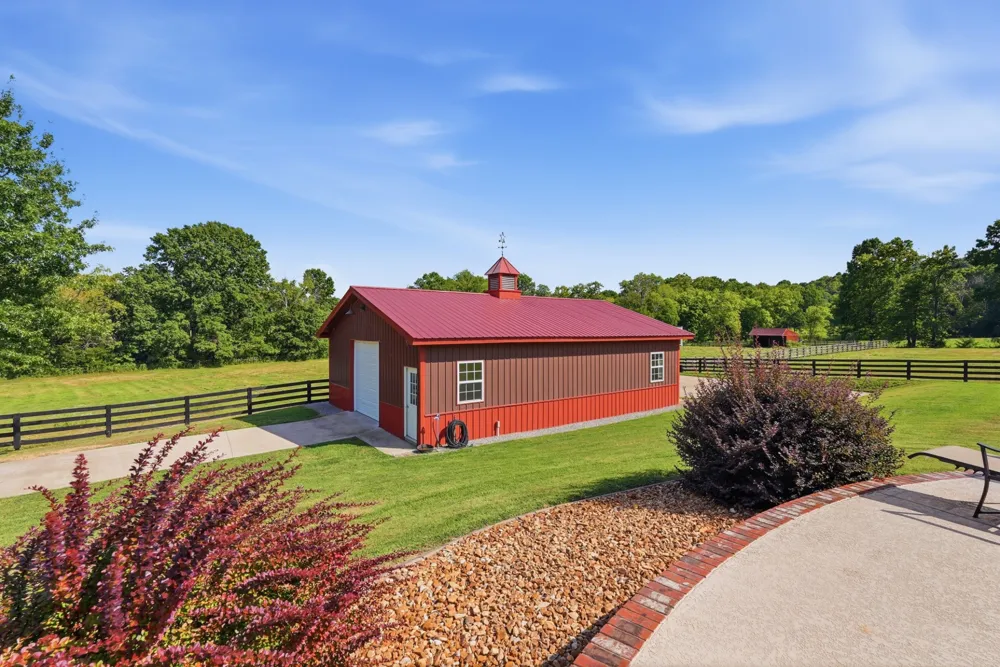 11987 N Milton Rd Milton, TN 37118