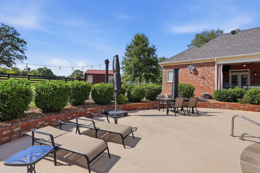 11987 N Milton Rd Milton, TN 37118