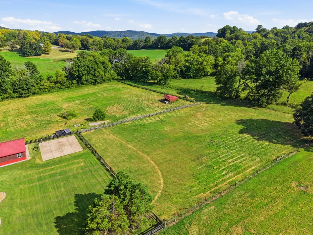 11987 N Milton Rd Milton, TN 37118