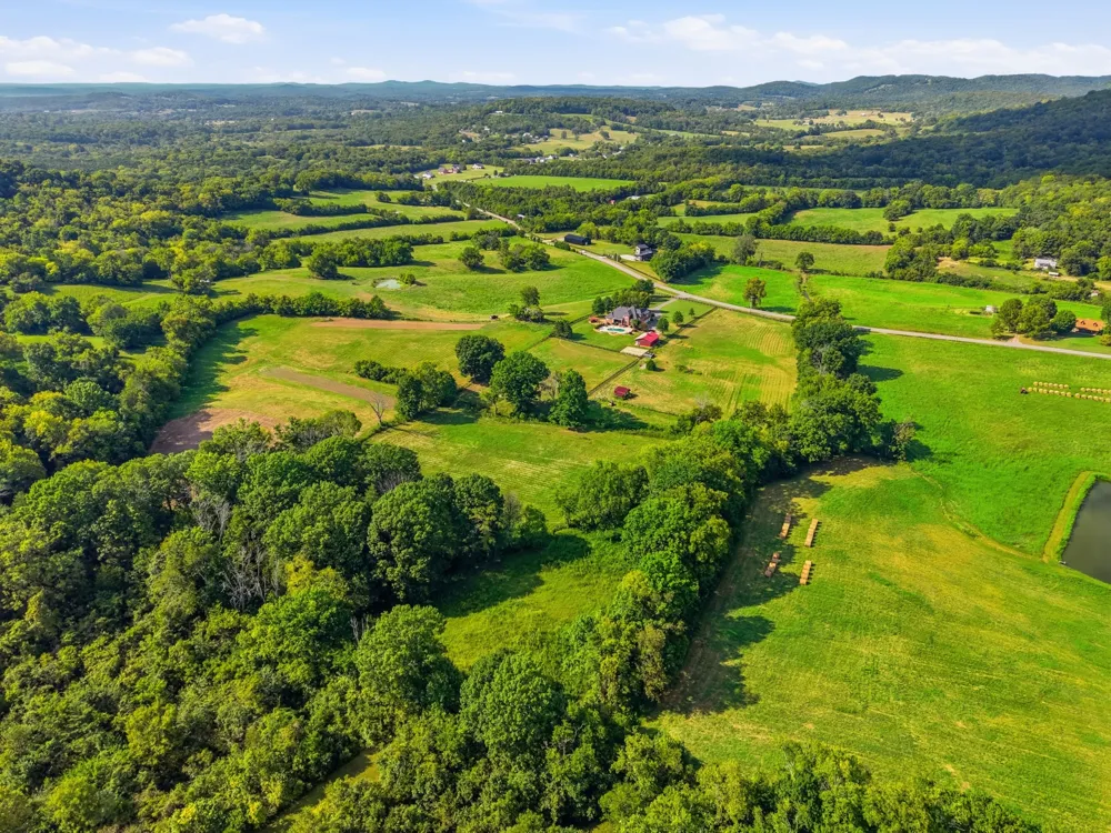 11987 N Milton Rd Milton, TN 37118