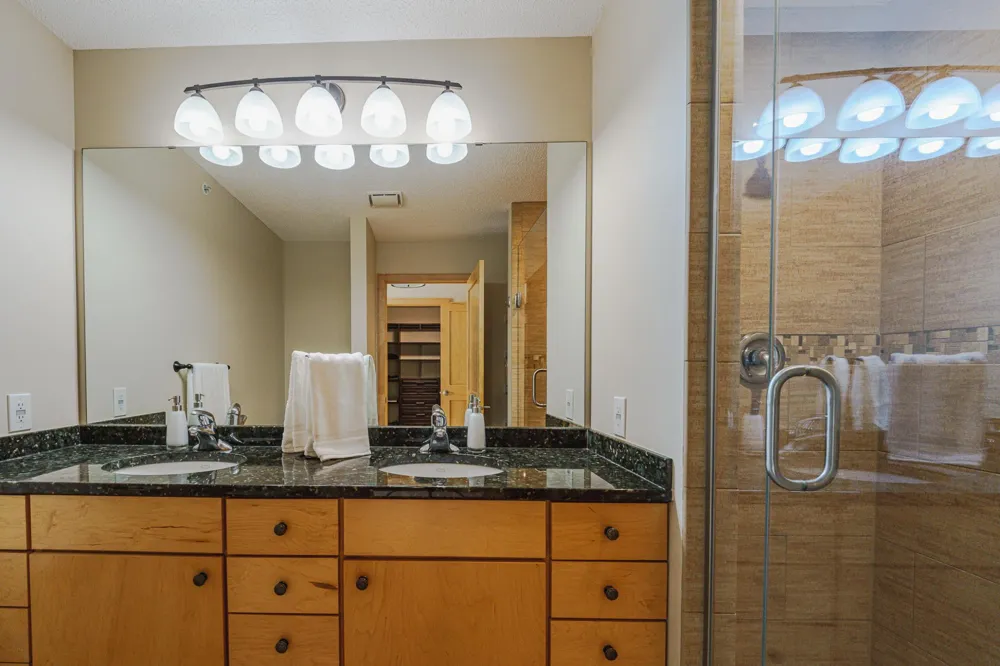 2108 Village Terrace Bloomington, MN 55431