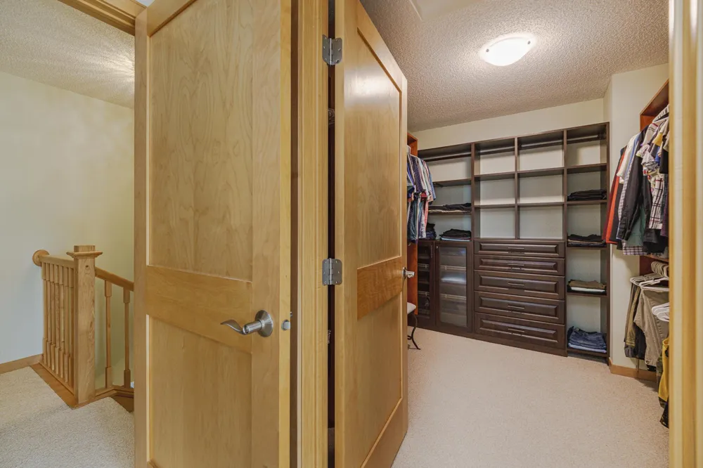 2108 Village Terrace Bloomington, MN 55431