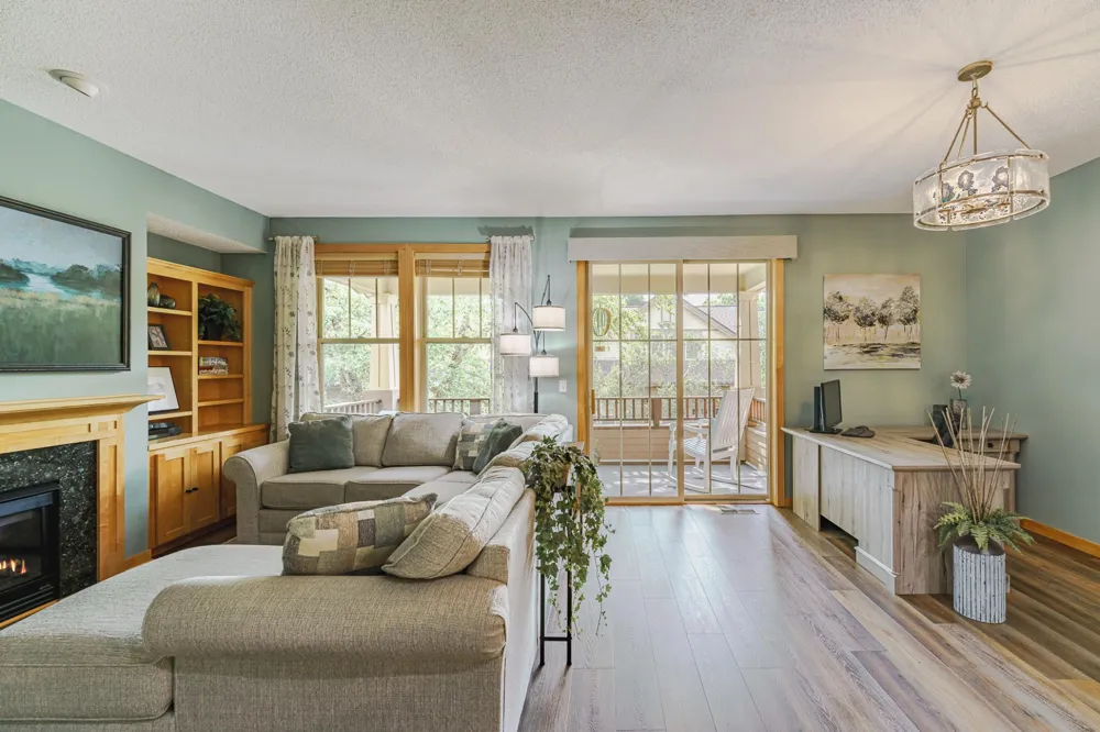 2108 Village Terrace Bloomington, MN 55431
