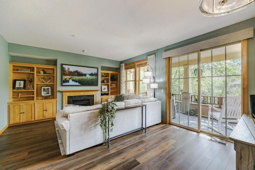 2108 Village Terrace Bloomington, MN 55431