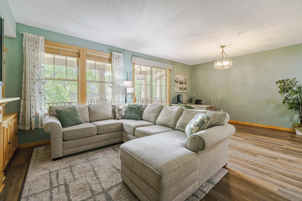 2108 Village Terrace Bloomington, MN 55431