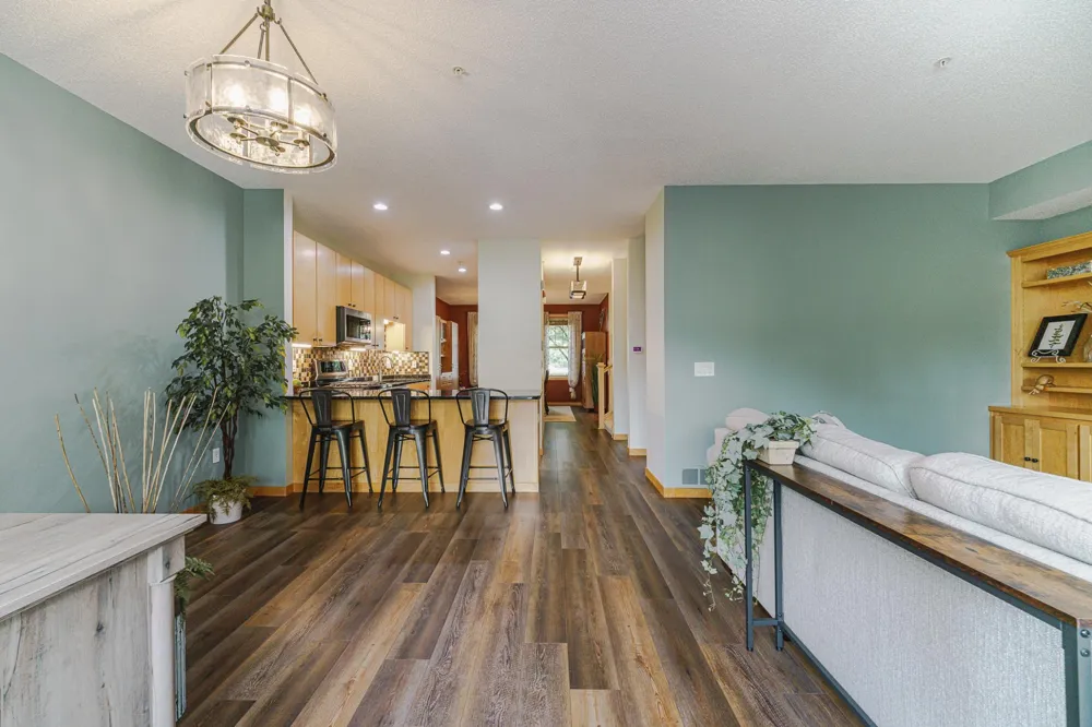 2108 Village Terrace Bloomington, MN 55431
