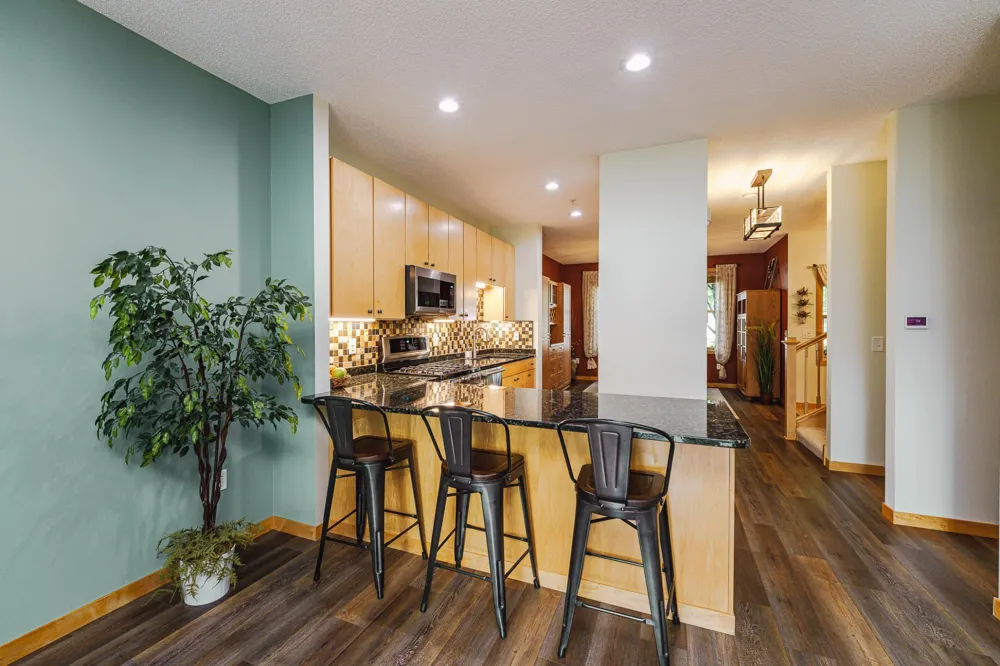 2108 Village Terrace Bloomington, MN 55431