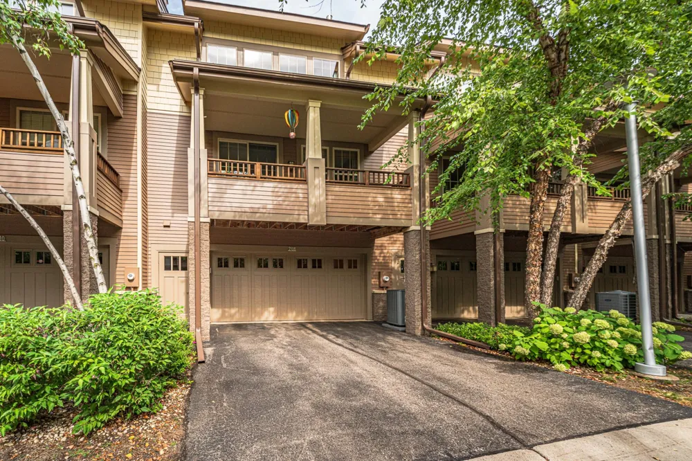 2108 Village Terrace Bloomington, MN 55431