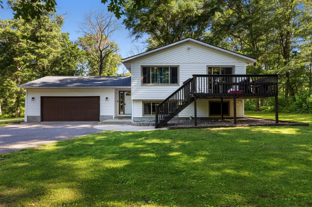 16046 Woodrow Road Brainerd, MN 56401