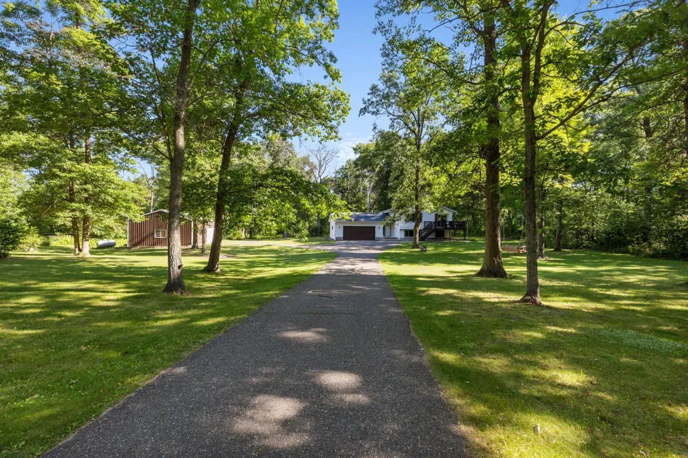 16046 Woodrow Road Brainerd, MN 56401