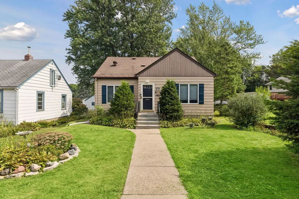 1190 Ottawa Avenue West Saint Paul, MN 55118
