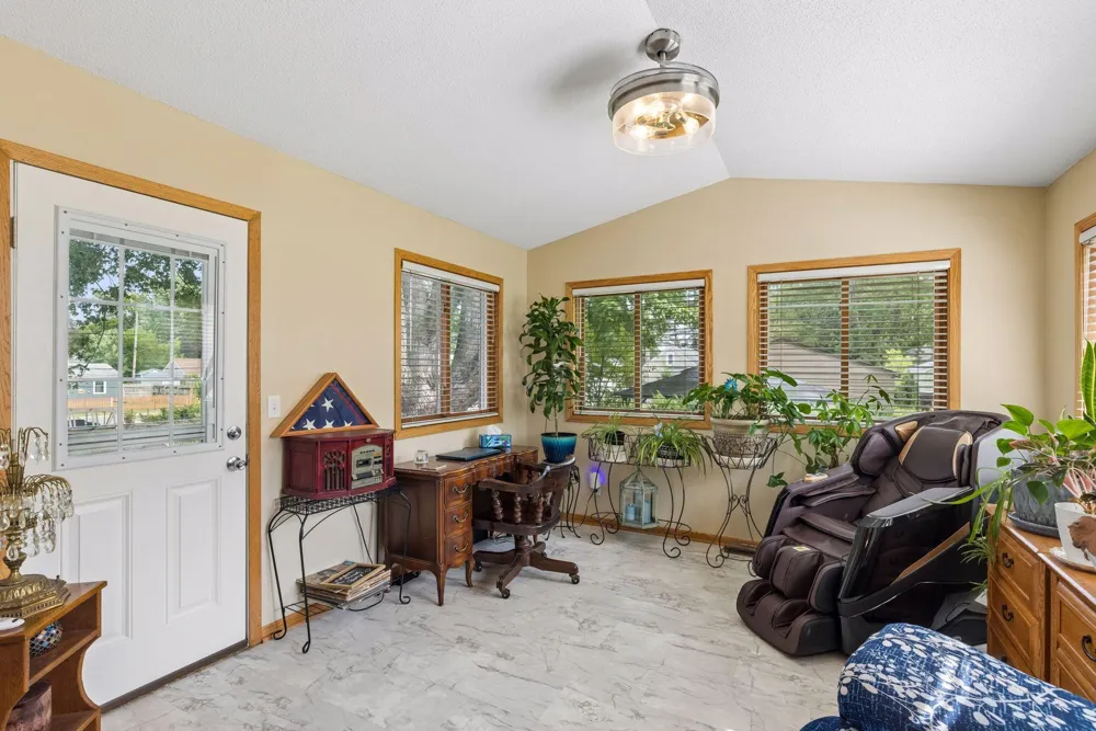 1190 Ottawa Avenue West Saint Paul, MN 55118
