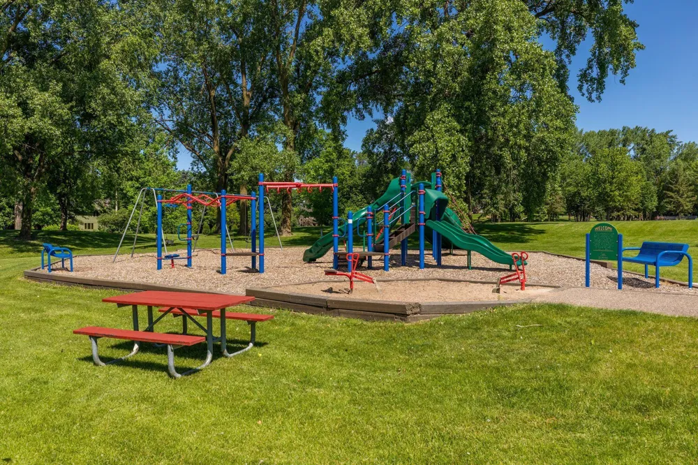 1190 Ottawa Avenue West Saint Paul, MN 55118