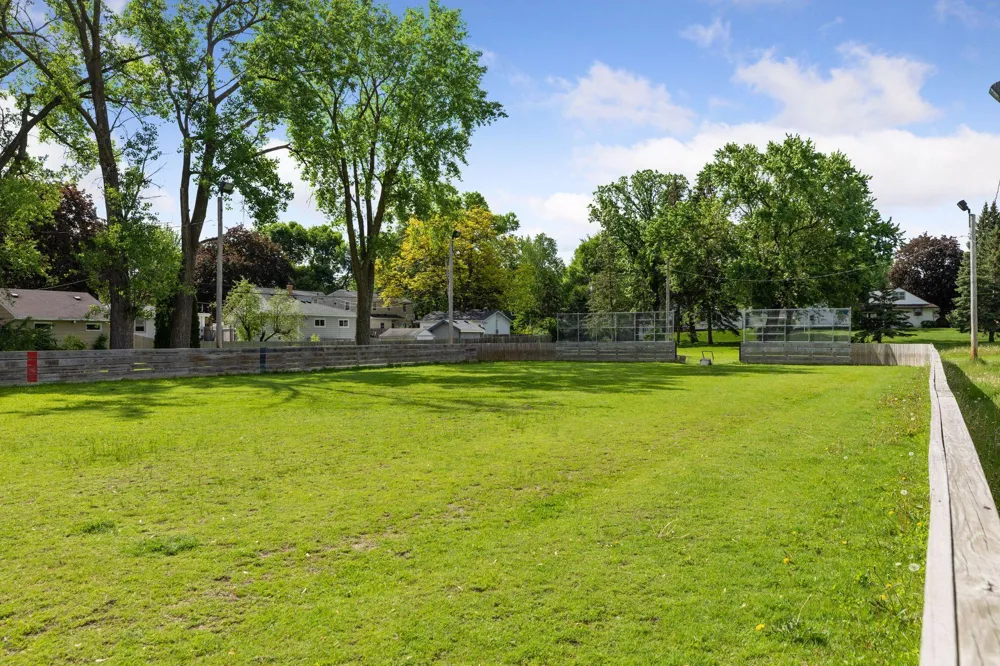1190 Ottawa Avenue West Saint Paul, MN 55118