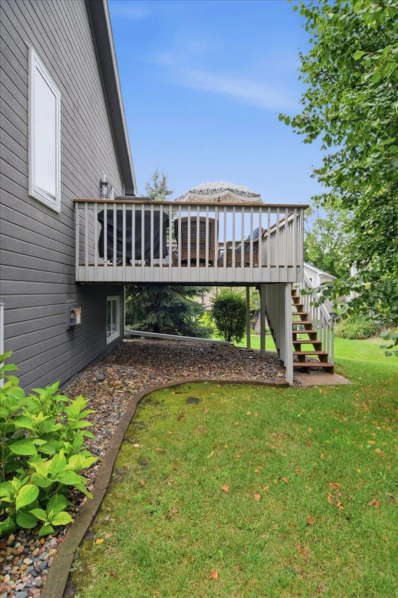 15402 Sussex Drive Minnetonka, MN 55345