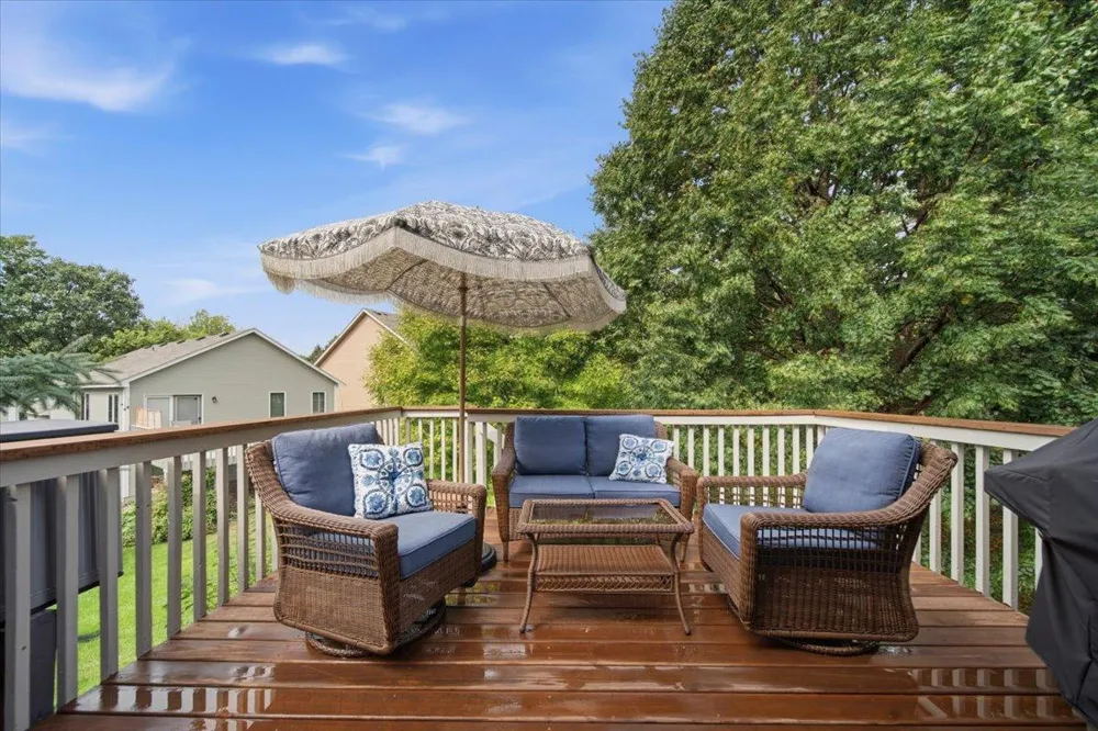 15402 Sussex Drive Minnetonka, MN 55345