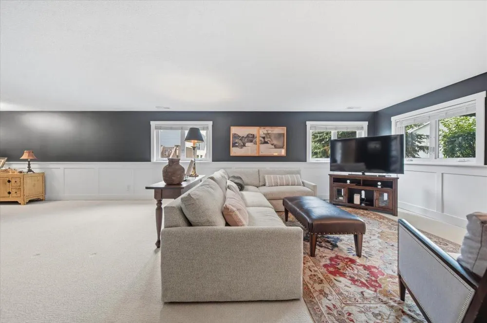 15402 Sussex Drive Minnetonka, MN 55345