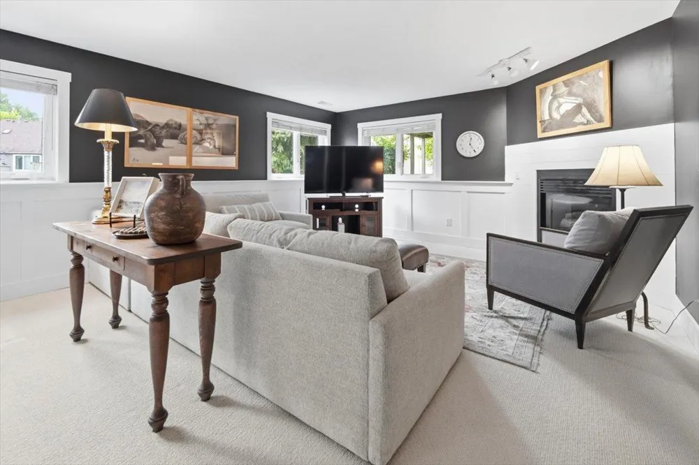 15402 Sussex Drive Minnetonka, MN 55345