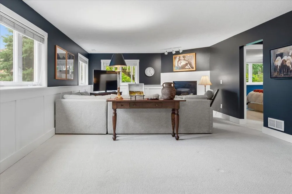 15402 Sussex Drive Minnetonka, MN 55345
