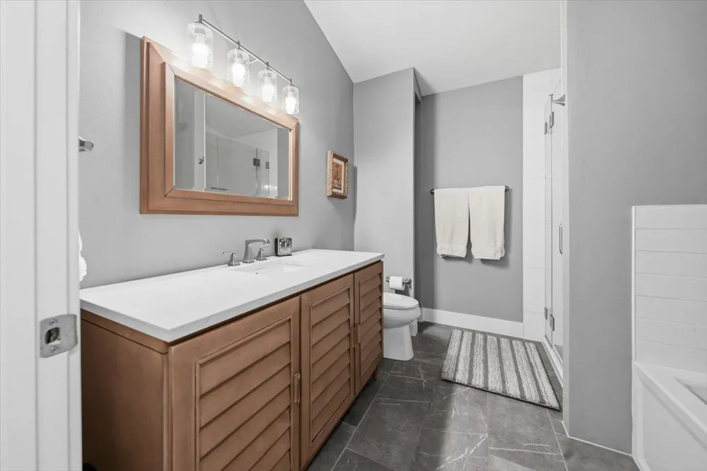 15402 Sussex Drive Minnetonka, MN 55345