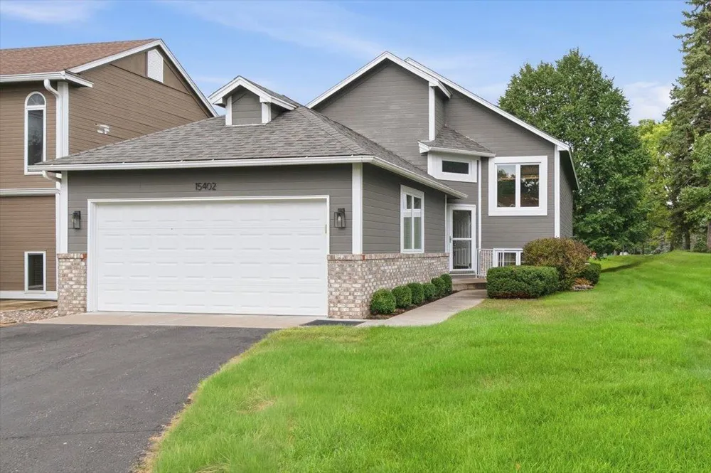 15402 Sussex Drive Minnetonka, MN 55345