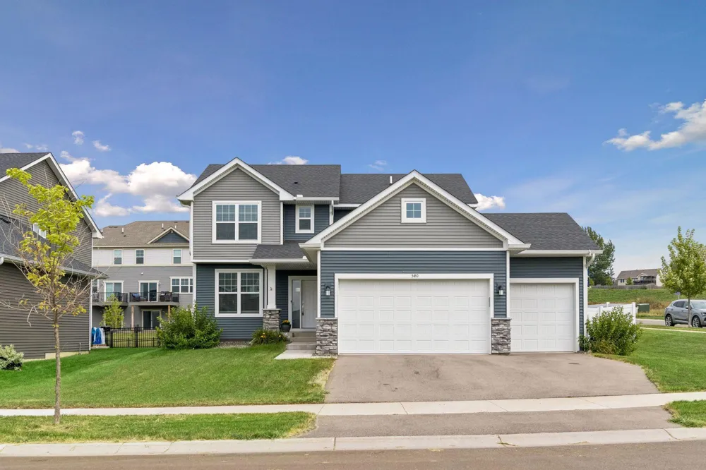540 Waterford Place Waconia, MN 55387